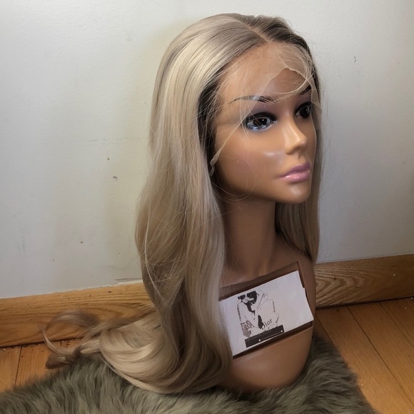 - ? 22” OMBRE ASH BLONDE LACE FRONT WIG *NEW… main image 4